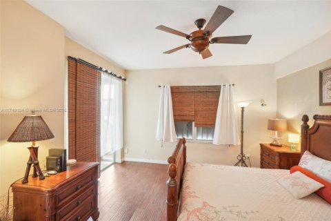 Condo in Naples, Florida, 2 bedrooms  № 1716220 - photo 13