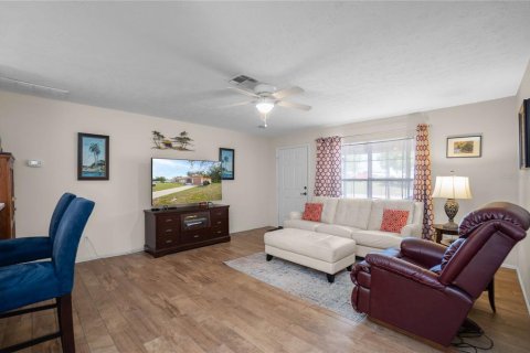 Commercial property in Floral City, Florida 3 bedrooms, 175.21 sq.m. № 2204179 - photo 9