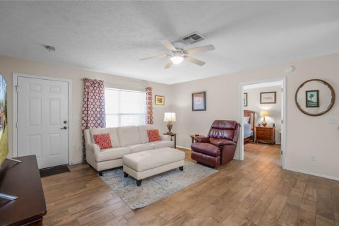 Commercial property in Floral City, Florida 3 bedrooms, 175.21 sq.m. № 2204179 - photo 7