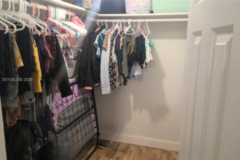 Casa en venta en Miami, Florida, 3 dormitorios, 184.69 m2 № 2057616 - foto 5