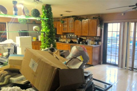 Casa en venta en Miami, Florida, 3 dormitorios, 184.69 m2 № 2057616 - foto 20