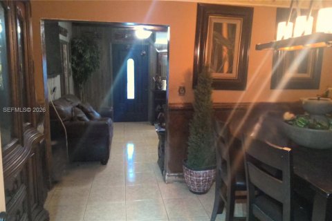 Casa en venta en Miami, Florida, 3 dormitorios, 184.69 m2 № 2057616 - foto 12