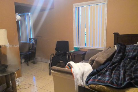Casa en venta en Miami, Florida, 3 dormitorios, 184.69 m2 № 2057616 - foto 8