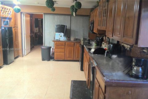 Casa en venta en Miami, Florida, 3 dormitorios, 184.69 m2 № 2057616 - foto 15