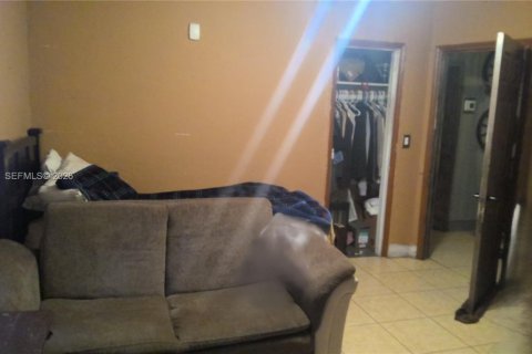 Casa en venta en Miami, Florida, 3 dormitorios, 184.69 m2 № 2057616 - foto 9