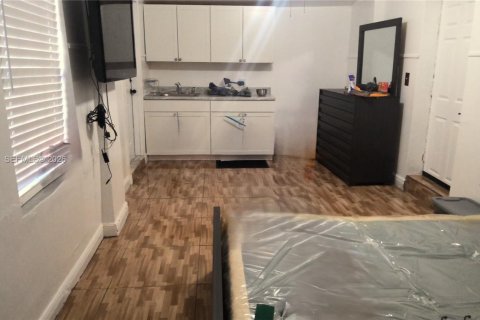 Casa en venta en Miami, Florida, 3 dormitorios, 184.69 m2 № 2057616 - foto 6