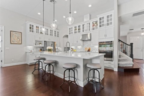 Casa en venta en Tampa, Florida, 5 dormitorios, 337.79 m2 № 1829062 - foto 4