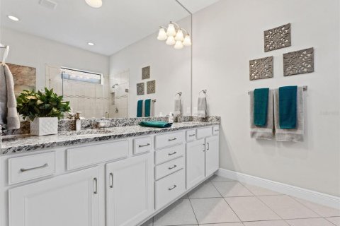 Casa en venta en Tampa, Florida, 5 dormitorios, 337.79 m2 № 1829062 - foto 18