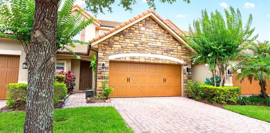 Townhouse in Orlando, Florida 4 bedrooms, 198.44 sq.m. № 2100777