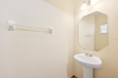 Townhouse in Orlando, Florida 4 bedrooms, 198.44 sq.m. № 2100777 - photo 15