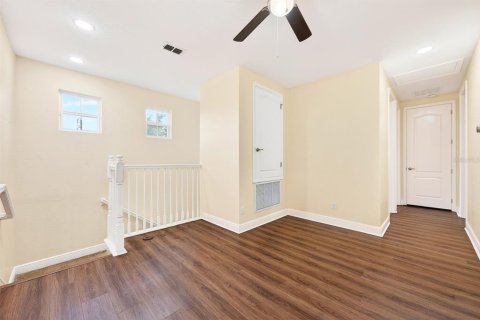 Townhouse in Orlando, Florida 4 bedrooms, 198.44 sq.m. № 2100777 - photo 16