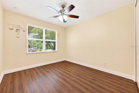 Townhouse in Orlando, Florida 4 bedrooms, 198.44 sq.m. № 2100777 - photo 18