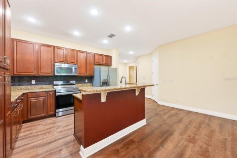 Townhouse in Orlando, Florida 4 bedrooms, 198.44 sq.m. № 2100777 - photo 9