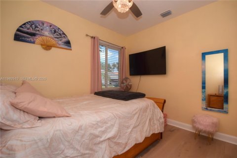 House in Tamarac, Florida 3 bedrooms, 199.28 sq.m. № 2043914 - photo 30