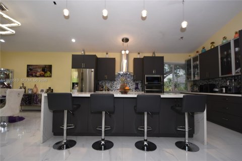 House in Tamarac, Florida 3 bedrooms, 199.28 sq.m. № 2043914 - photo 12