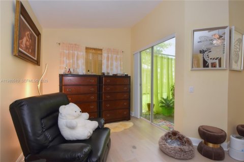 House in Tamarac, Florida 3 bedrooms, 199.28 sq.m. № 2043914 - photo 20