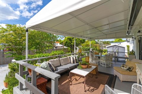 Villa ou maison à vendre à Miami, Floride: 3 chambres, 113.34 m2 № 2084241 - photo 21
