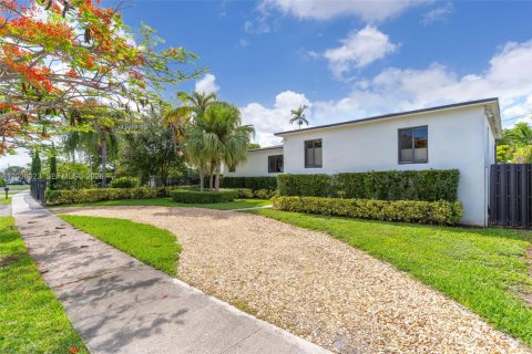 Villa ou maison à vendre à Miami, Floride: 3 chambres, 113.34 m2 № 2084241 - photo 2