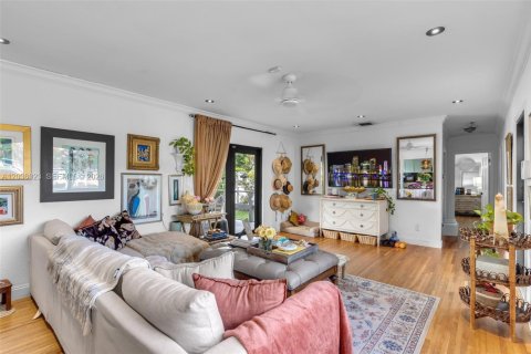 Villa ou maison à vendre à Miami, Floride: 3 chambres, 113.34 m2 № 2084241 - photo 3