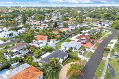 Villa ou maison à vendre à Miami, Floride: 3 chambres, 113.34 m2 № 2084241 - photo 29