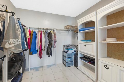 Снять в аренду кондоминиум в Халландейл-Бич, Флорида 1 спальня, 104.98м2, № 1973438 - фото 17