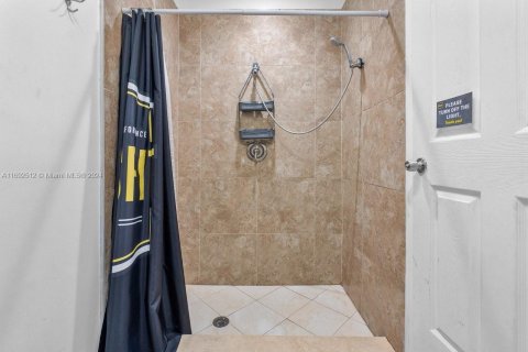Commercial property in Coconut Creek, Florida № 1729170 - photo 27