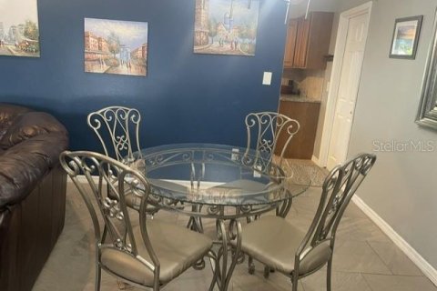 Villa ou maison à louer à Sarasota, Floride: 3 chambres, 134.71 m2 № 2419362 - photo 9