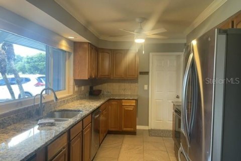 Villa ou maison à louer à Sarasota, Floride: 3 chambres, 134.71 m2 № 2419362 - photo 3