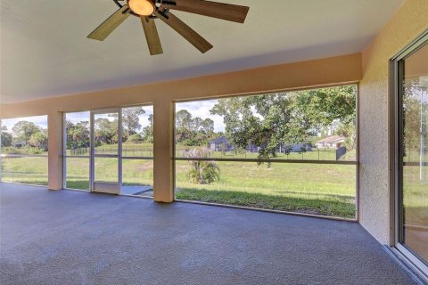 Villa ou maison à vendre à North Port, Floride: 4 chambres, 242.75 m2 № 2109790 - photo 21