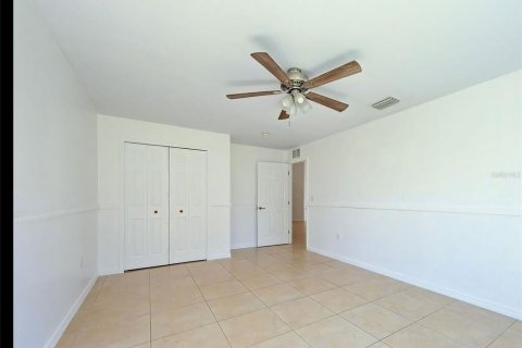 Villa ou maison à vendre à North Port, Floride: 4 chambres, 242.75 m2 № 2109790 - photo 19