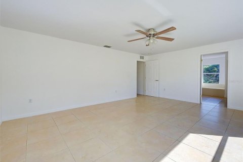Villa ou maison à vendre à North Port, Floride: 4 chambres, 242.75 m2 № 2109790 - photo 11