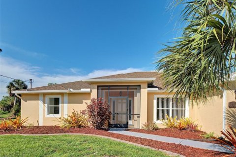 Villa ou maison à vendre à North Port, Floride: 4 chambres, 242.75 m2 № 2109790 - photo 3