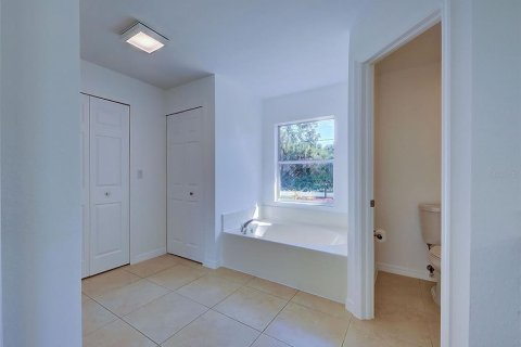 Villa ou maison à vendre à North Port, Floride: 4 chambres, 242.75 m2 № 2109790 - photo 14