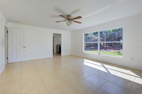 Villa ou maison à vendre à North Port, Floride: 4 chambres, 242.75 m2 № 2109790 - photo 12
