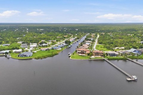 Villa ou maison à vendre à Port Charlotte, Floride: 3 chambres, 171.13 m2 № 2266978 - photo 8
