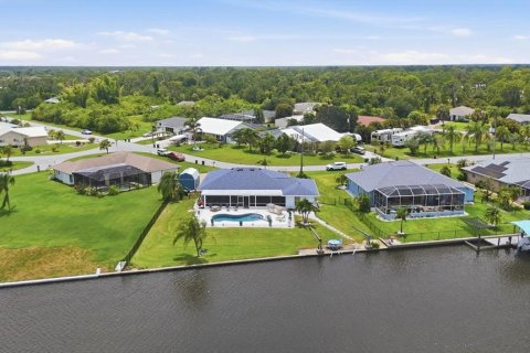 Villa ou maison à vendre à Port Charlotte, Floride: 3 chambres, 171.13 m2 № 2266978 - photo 3