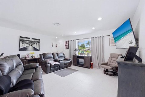 Villa ou maison à vendre à Port Charlotte, Floride: 3 chambres, 171.13 m2 № 2266978 - photo 13