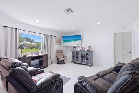 Villa ou maison à vendre à Port Charlotte, Floride: 3 chambres, 171.13 m2 № 2266978 - photo 14