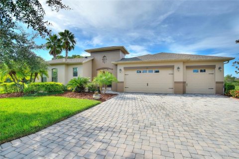 Casa en venta en Kissimmee, Florida, 4 dormitorios, 283.54 m2 № 1903835 - foto 1