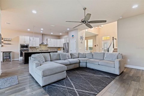 House in Apollo Beach, Florida 4 bedrooms, 299.24 sq.m. № 2205620 - photo 11