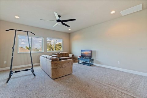House in Apollo Beach, Florida 4 bedrooms, 299.24 sq.m. № 2205620 - photo 24
