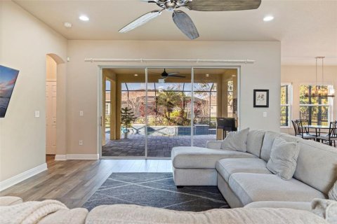 House in Apollo Beach, Florida 4 bedrooms, 299.24 sq.m. № 2205620 - photo 12