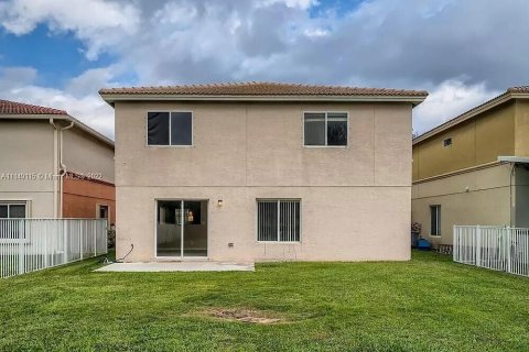 Casa en alquiler en Stuart, Florida, 3 dormitorios, 195.84 m2 № 1208767 - foto 1