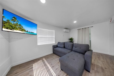 House in Fort Lauderdale, Florida 3 bedrooms, 132.29 sq.m. № 2426418 - photo 18