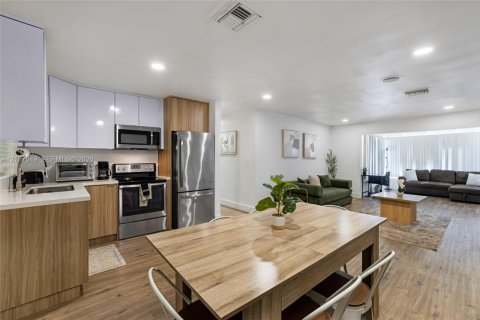 House in Fort Lauderdale, Florida 3 bedrooms, 132.29 sq.m. № 2426418 - photo 6