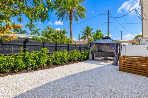 House in Fort Lauderdale, Florida 3 bedrooms, 132.29 sq.m. № 2426418 - photo 21
