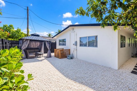 House in Fort Lauderdale, Florida 3 bedrooms, 132.29 sq.m. № 2426418 - photo 22