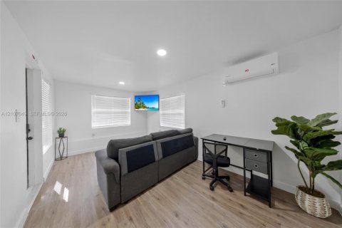 House in Fort Lauderdale, Florida 3 bedrooms, 132.29 sq.m. № 2426418 - photo 19