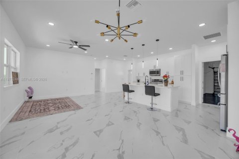 House in Lehigh Acres, Florida 3 bedrooms № 2040936 - photo 8