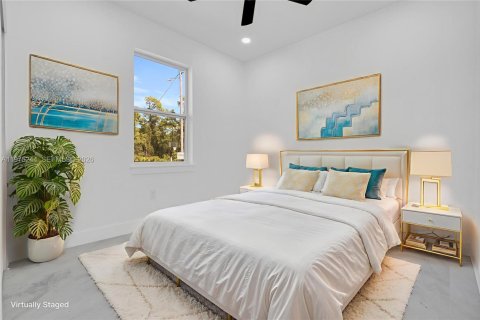 House in Lehigh Acres, Florida 3 bedrooms № 2040936 - photo 5